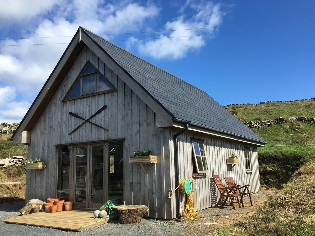 Дома для отпуска Cedar Boathouse Overlookng Baltimore, West Cork & Islands Болтимор-19