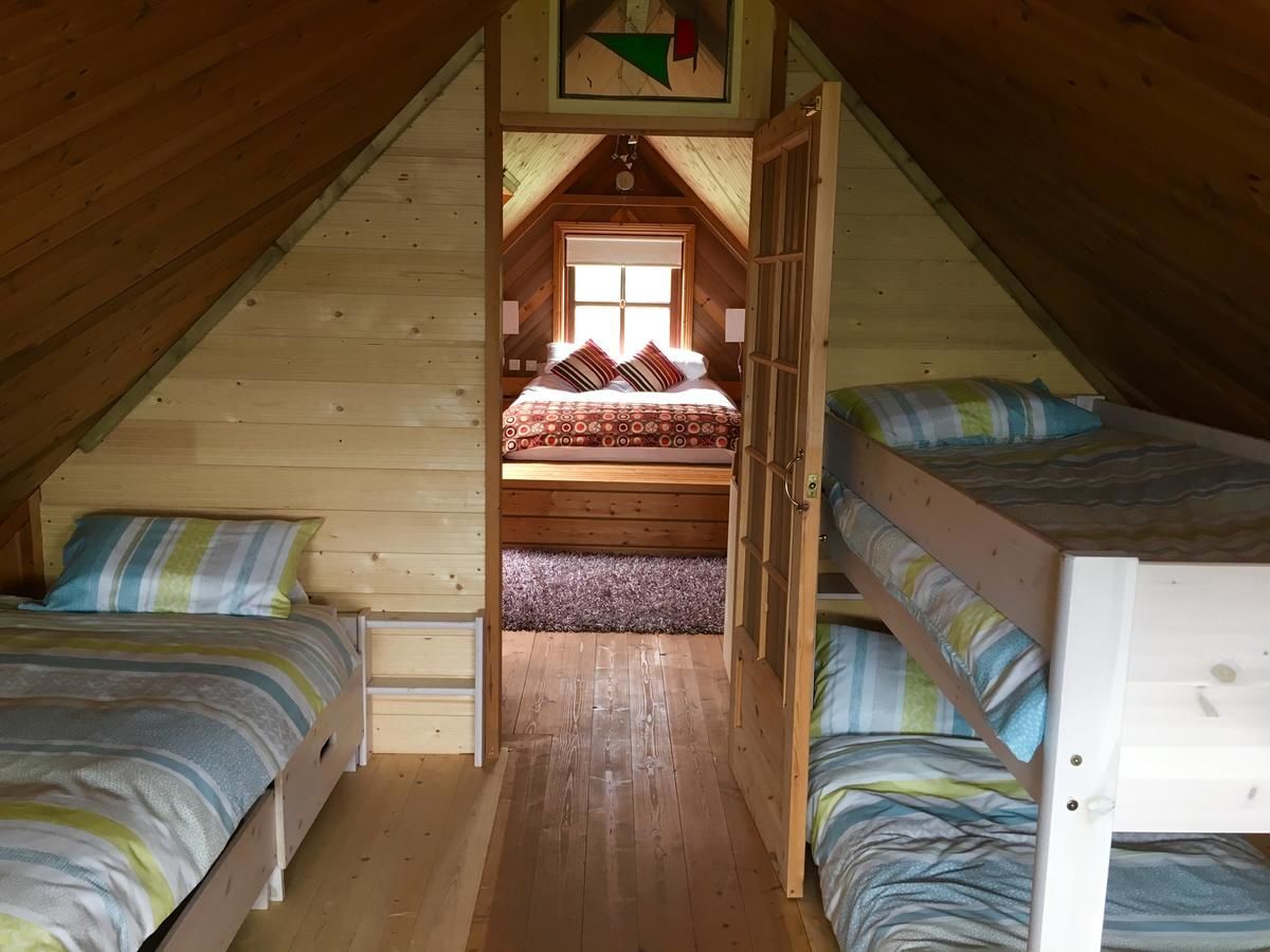 Дома для отпуска Cedar Boathouse Overlookng Baltimore, West Cork & Islands Болтимор-33